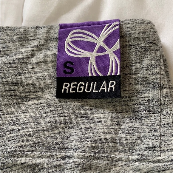 TNA brand new grey leggings! - Picture 2 of 3